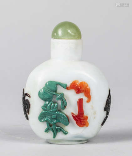 Chinese Antique Overlay Glass Snuff Bottle