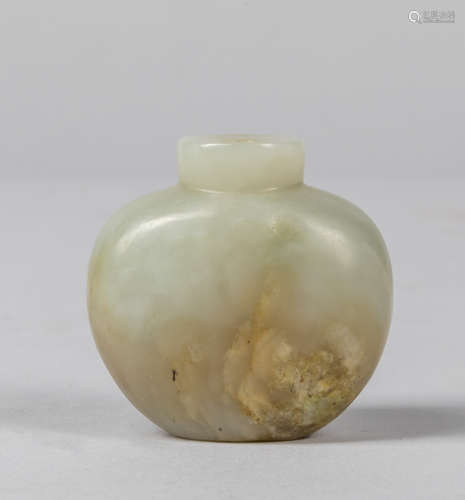 Chinese Carved Jade Snuff Bottle