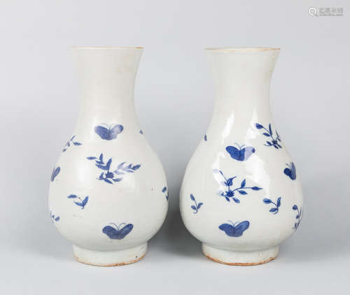 Pair Of  Vietnam Hoain Style Shipwreck Porcelain Vase