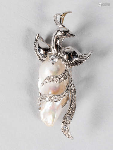 Art Deco Pendant with Pearl