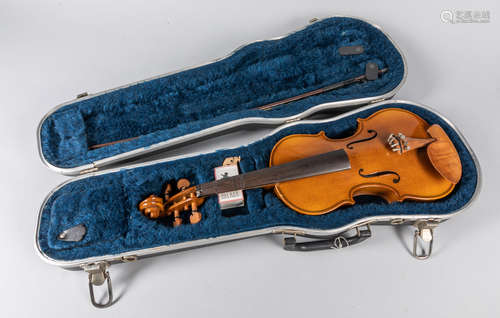 Collectible Old Violin