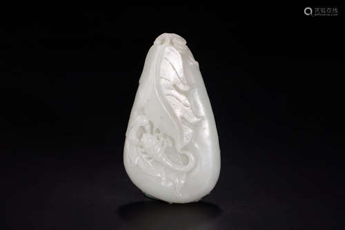 A Chinese Hetian Jade Scorpion Ornament