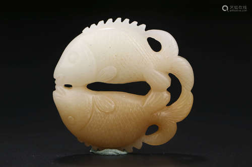 A Chinese Hetian Jade Fish Ornament