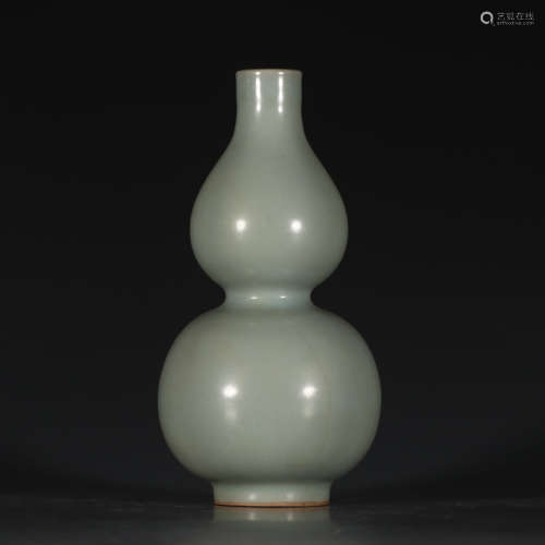 A Chinese Longquan Kiln Porcelain Gourd-shaped Bottle