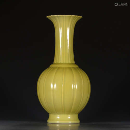 A Chinese lemon Color Glazed Porcelain bottle