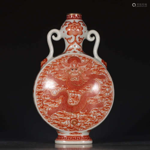 A Chinese Alum Red Dragon Pattern Porcelain Vase