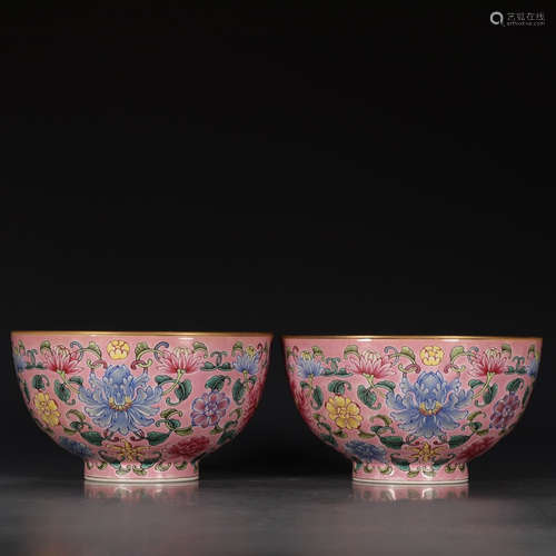 A Pair of Chinese Famille Rose Porcelain Bowls