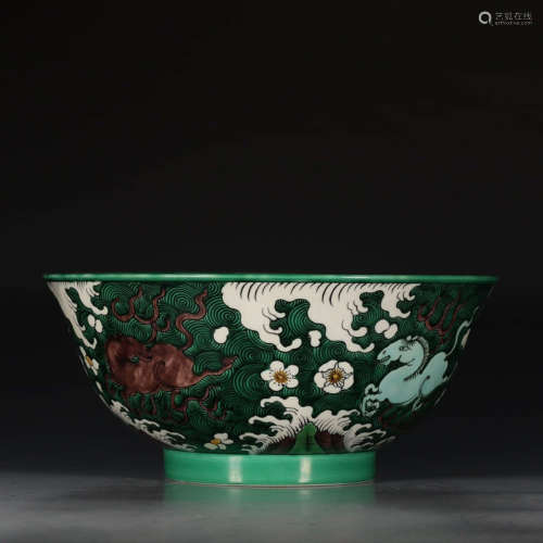 A Chinese Plain Tricolour Porcelain Bowl