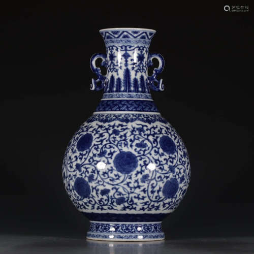 A Chinese Blue and White Double Ears Porcelain Bottle