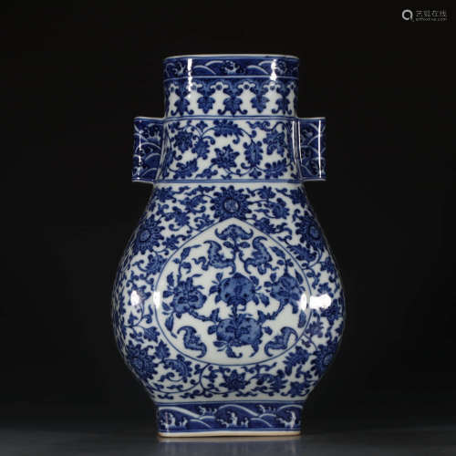 A Chinese Blue and White Porcelain Bottle