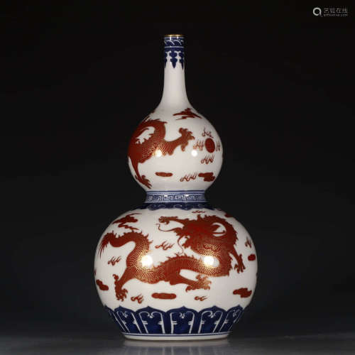 A Chinese Blue and White Gild Dragon Pattern Gourd-shaped Vase