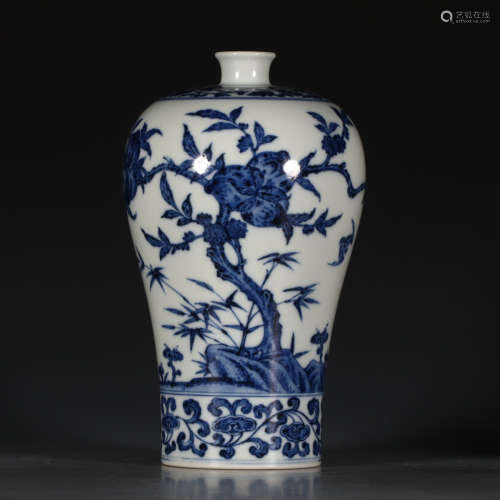 Qing Blue and White Porcelain Bottle