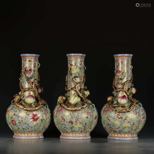 A Set of Chinese Famille Rose Flower Porcelain Vase,3pcs