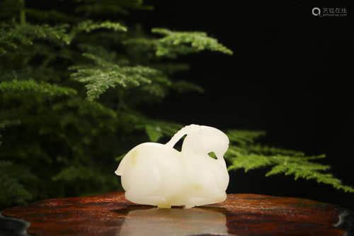 A CHINESE CARVED SHEEP PATTERN HETIAN JADE ORNAMENT