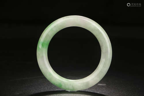 A CHINESE JADEITE BRACELET