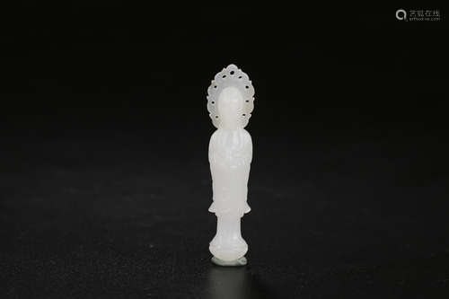 A CHINESE CARVED HETIAN JADE GUANYIN PENDANT