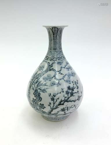 BLUE AND WHITE 'FLOWERS AND VINES' VASE, YUHUCHUN