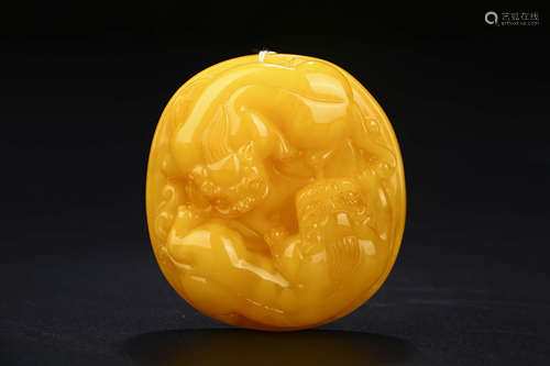 A CHINESE BEESWAX PIXIU ORNAMENT