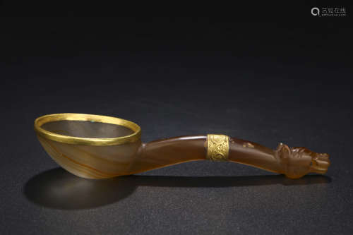 A CHINESE GILT AGATE SPOON