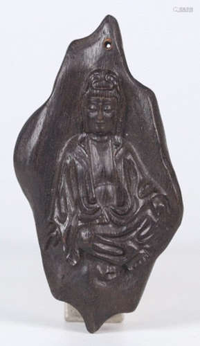 A CHENXIANG WOOD CARVED GUANYIN BUDDHA PENDANT