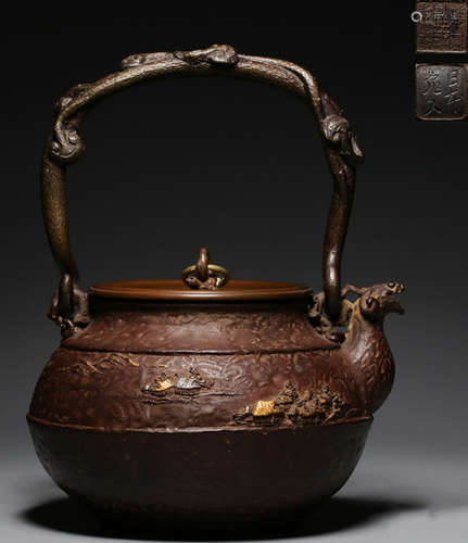 A GILT BRONZE IRON POT CARVED WITH GANODERMA AUSPICIOUS PATTERN