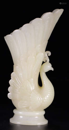 A HETIAN JADE CARVED PHOENIX PATTERN CUP