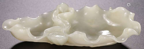 A HETIAN JADE BRUSH WASHER CARVED WITH LOTUS FLOWER