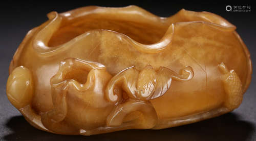 A HETIAN JADE BRUSH WASHER CARVED WITH LOTUS FLOWER