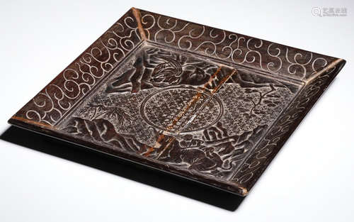 A LACQUER SQUARE PLATE CARVED WITH BEAST