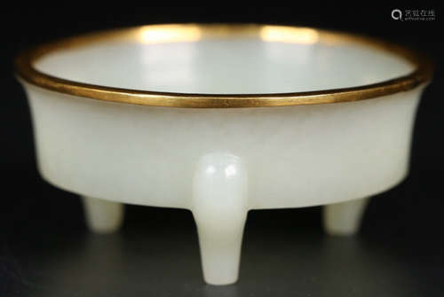 A HETIAN JADE BRUSH WASHER WITH GILT SILVER