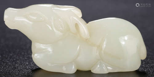 A HETIAN JADE CARVED DEER PAPERWEIGHT