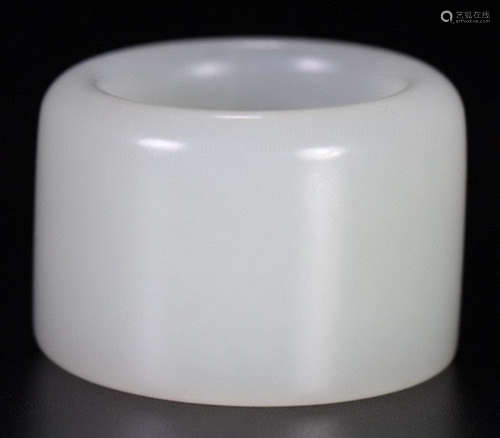 A HETIAN JADE CARVED RING