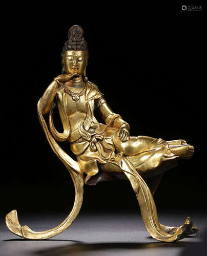 A GILT BRONZE GUANYIN BUDDHA