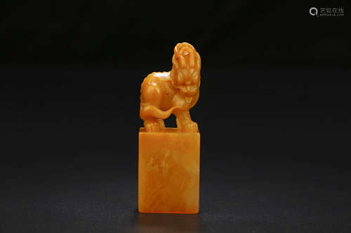 A CHINESE SHOUSHAN TIANHUANG STONE SEAL