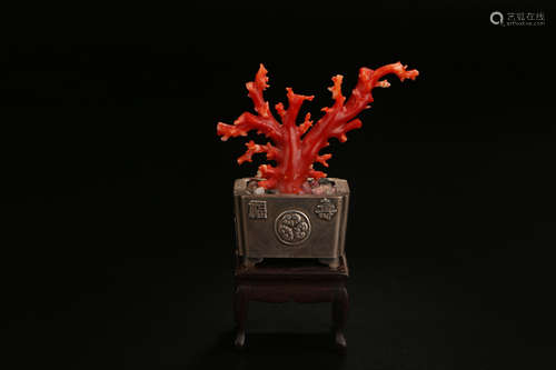 A CHINESE RED CORAL ORNAMENT