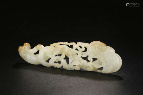 A CHINESE HETIAN JADE RUYI ORNAMENT