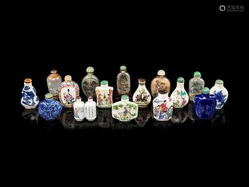 Seventeen Chinese Snuff Bottles Height of tallest 3 3/4