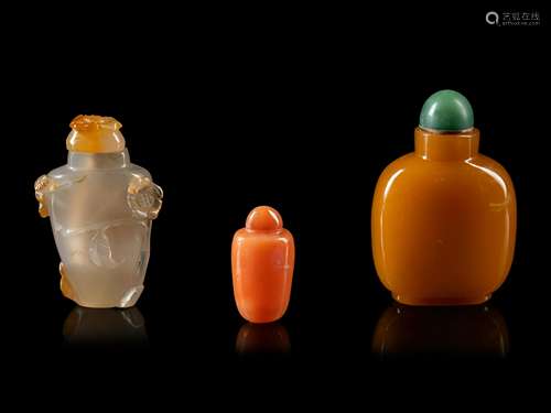 Three Chinese Agate Snuff Bottles Height of largest 2