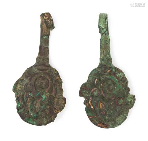 A Pair of Chinese Animal-Form Bronze Belt Hooks Length