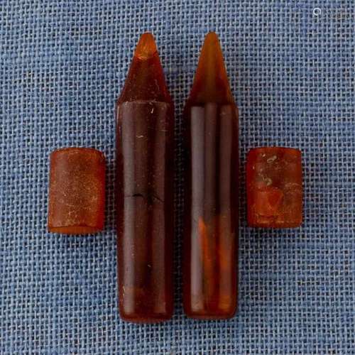 Golden Triangle, Myanmar, Kachin (Hkakhu), two pairs of amber earrings, 'Patlokan',two pointed,