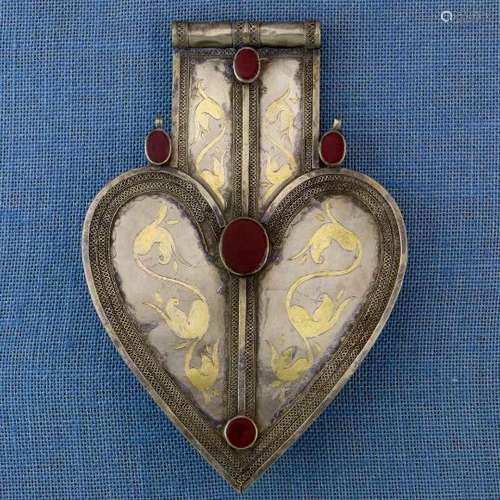 Turkestan, heart-shaped ornamental dorsal platedecorated with fire gilded plant motives and