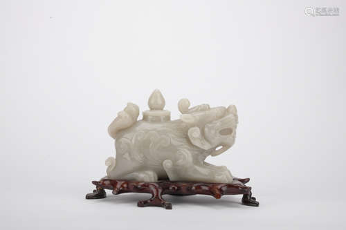 Qing dynasty jade Auspicious beast ornament