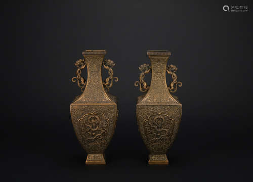 Qing dynasty gilt bronze bottle with dragon pattern 1*pair