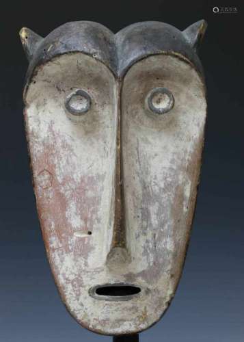 Gabon, Fang, masker.Private collection, Berlin., h. 29,5 cm. [1]200