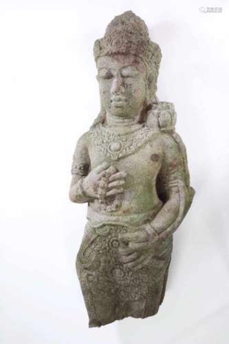 Indonesië, vulkaanstenen fragment van staande Boeddha., h. 105 cm. [1]400