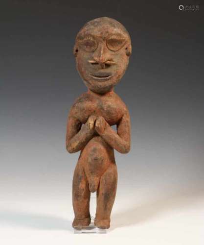 PNG, Sepik, standing male figurewith layers of patina, h. 39 cm. [1]400