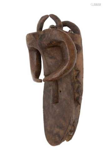 Liberia, Toma, crest maskin the form of a stylized buffalo head with three pair of horns,