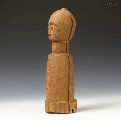 Togo, protective half figurecolumn figure with red pigment, h. 42 cm. [1]300