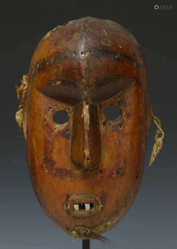 Mali, Bamana, small face maskwith aluminium teeth. Private collection Berlin, h. 24 cm. [1]250