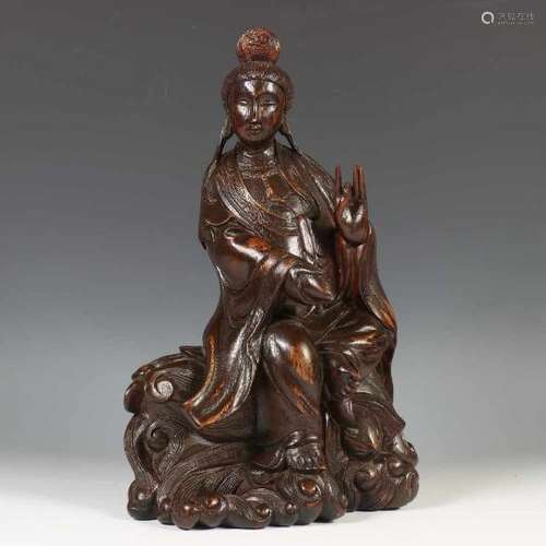 China, fijn gestoken houten Guanyin, mogelijk Qing dynastie,gezeten op wolk, de rechterhand in